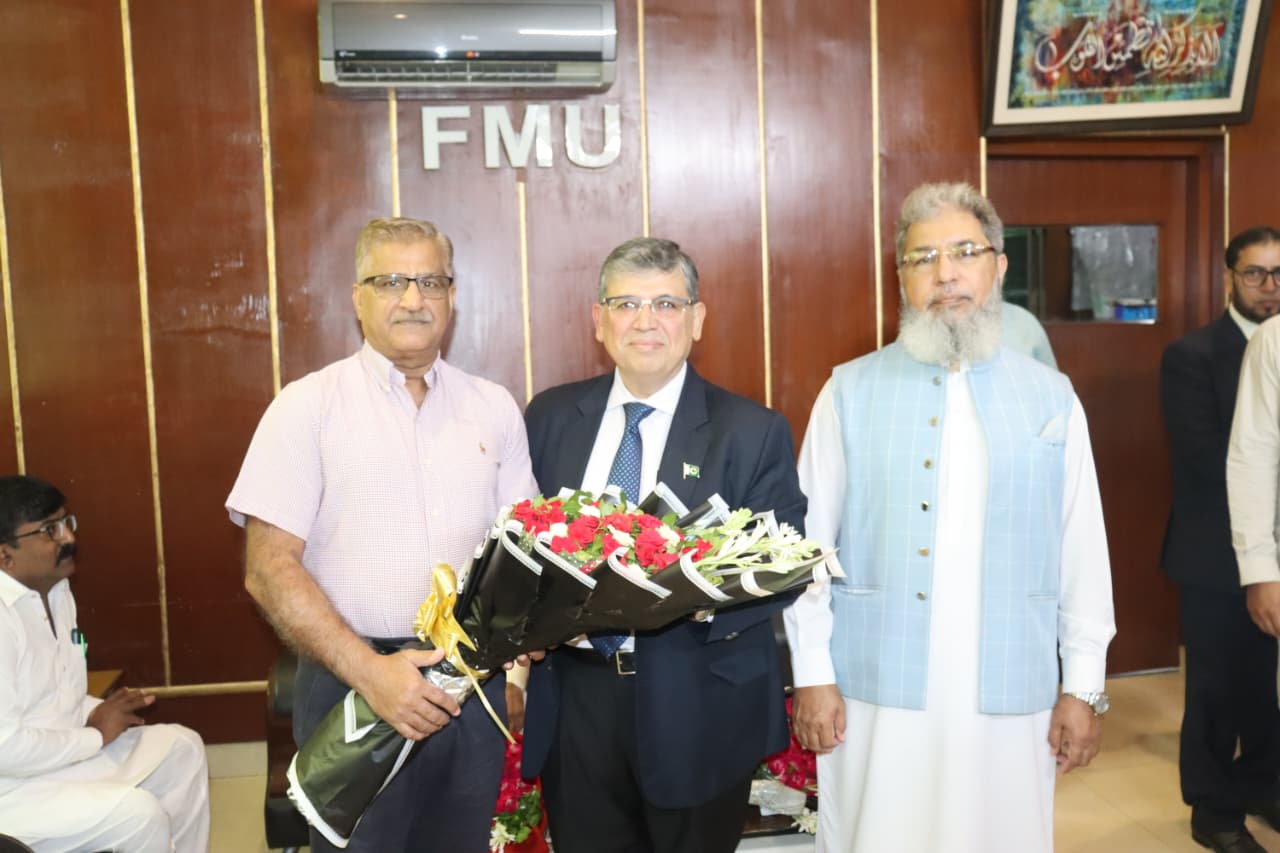 Distinguished Academicians Congratulate Vice Chancellor