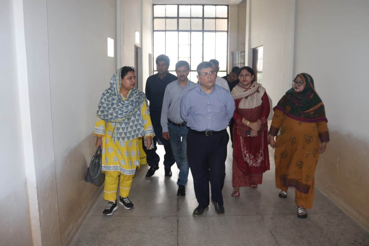 VC Visit to Anatomy Department and University Library