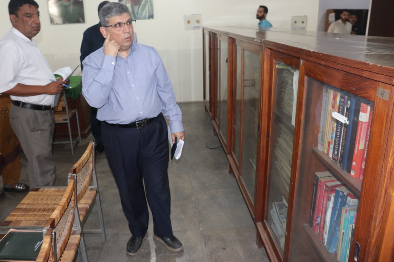 VC Visit to Anatomy Department and University Library