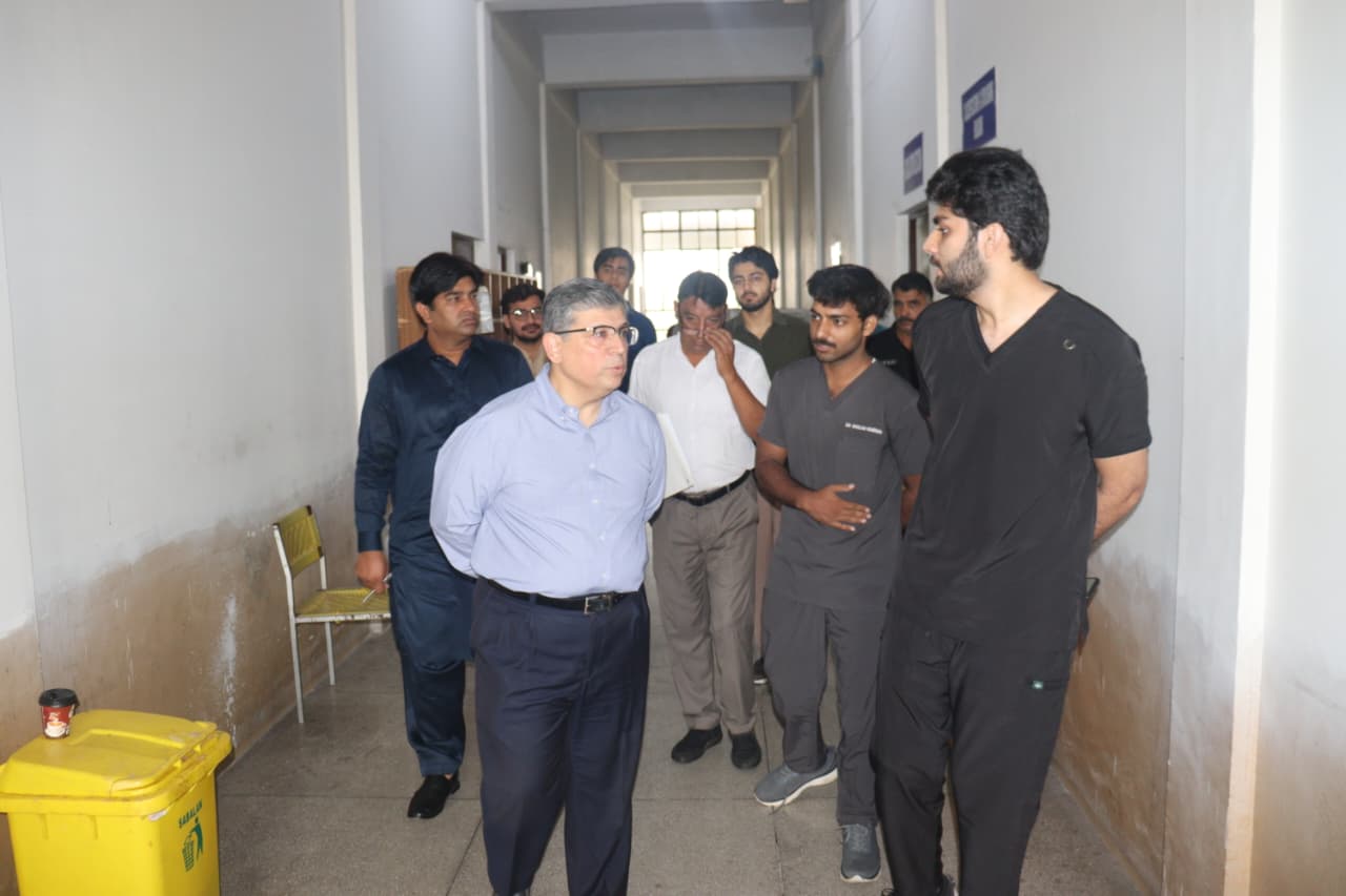 VC Visit to Anatomy Department and University Library